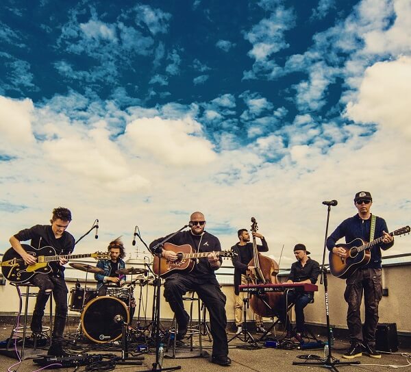 Waldemar Kasta z zespołem