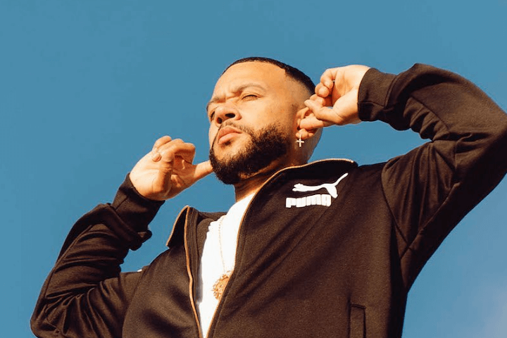 Memphis-Depay-ponownie-chwycił-za-mikrofon