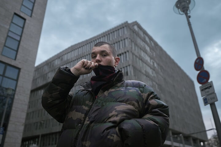 asthma - żyleta - fot. Mariana Hernandez