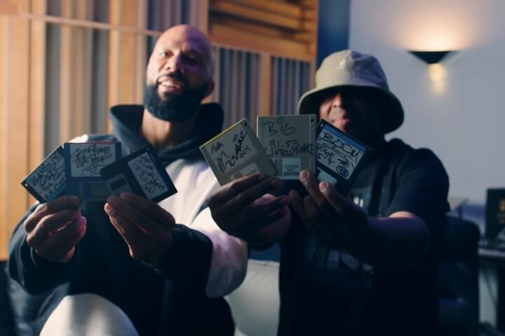 DJ Premier i Common w klipie do numeru "In Moe (Speculation)"