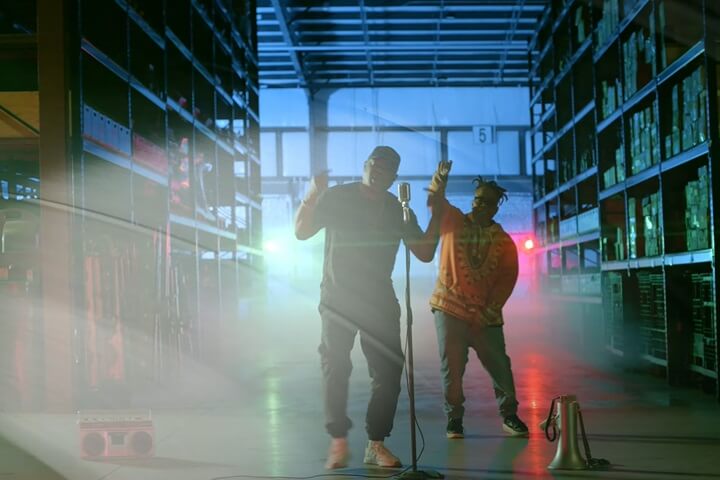 ARRESTED DEVELOPMENT, Chuck D i Grandmaster Caz w singlu Hip Hop Saves Lives