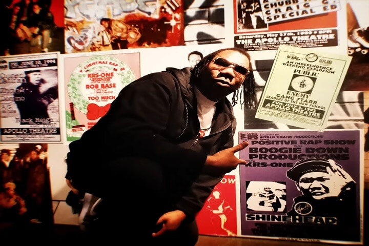 KRS-One w klipie do numeru 50 More Years Of Hip Hop, którego producentem jest Młody.