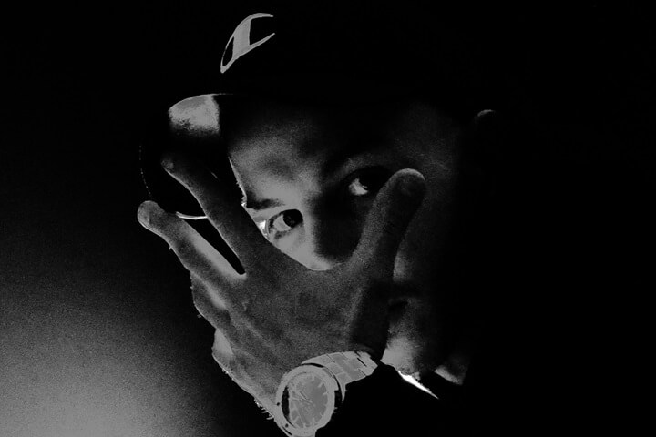 Konrad Brzos singlem Kwita zapowiada minia album "Zimna Fala".