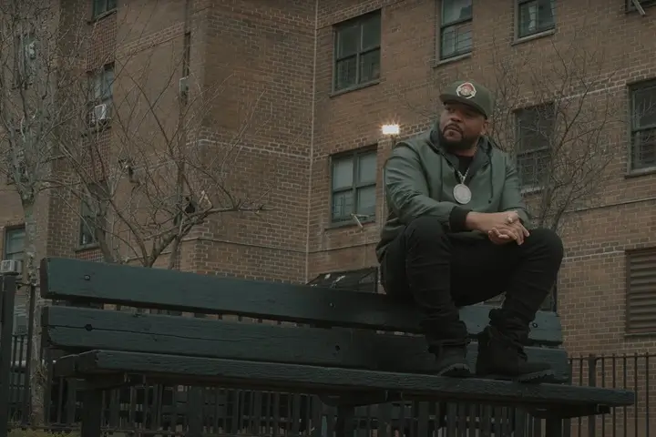 Torae w klipie do numeru The Bubble Chip