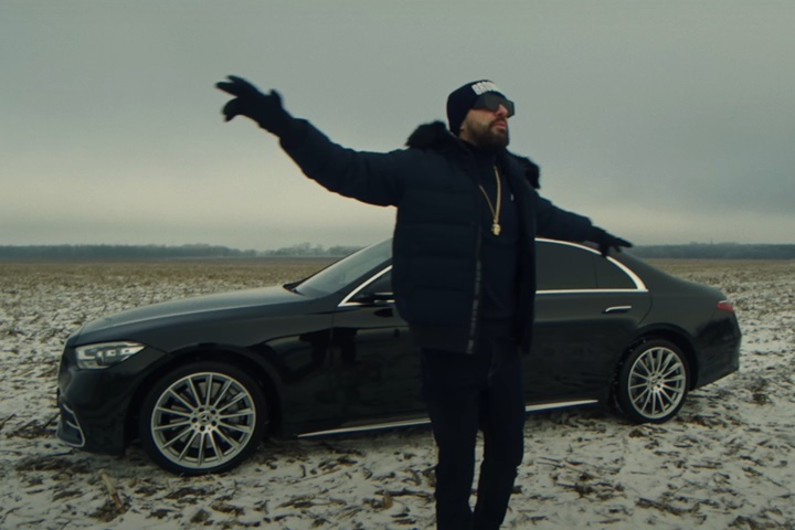 donGURALesko w klipie do utworu Chcę Ci Dać 2