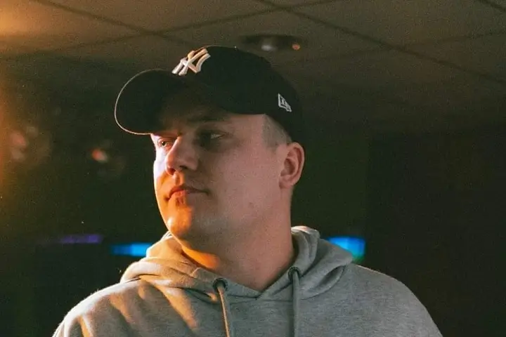 Larson-zaprezentował-Preludium-do-swojego-solo