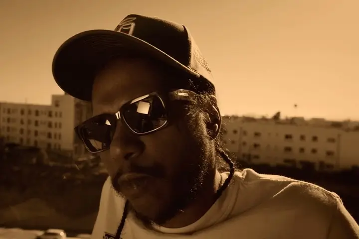 Ab-Soul w klipie do utworu All That z albumu Soul Burger