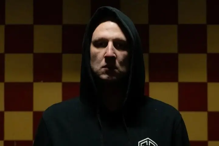 Karwan-nadaje-do-nas-z-Polski-B