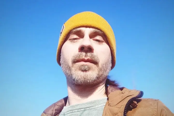 Kto-w-tych-czasach-robi-jeszcze-promomixy-albumów-Hans