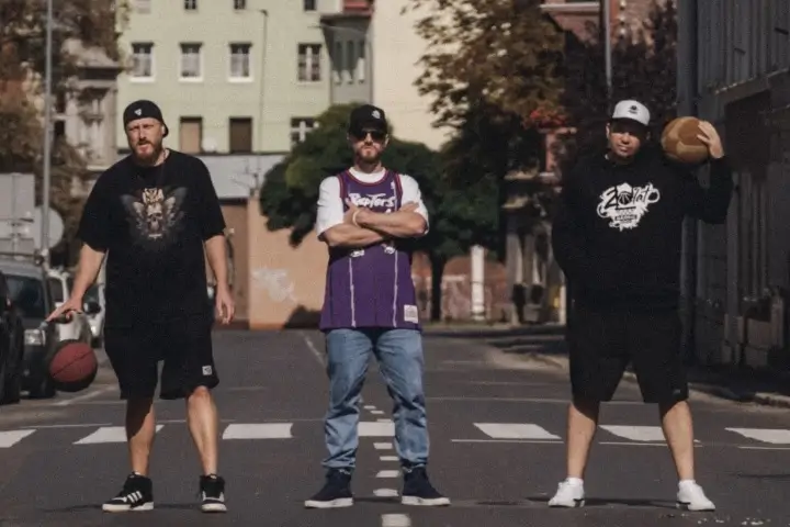 Nullizmatyk-Kulas-i-Massey-promują-Ucieczkę-do-Alkatraz