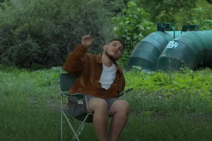 Krzaquu-wjeżdża-na-bicie-od-Marcelego-Bobera-i-Miszy