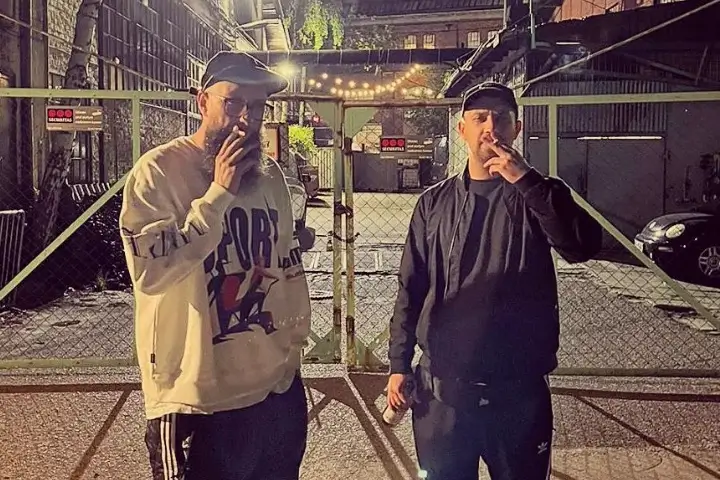 Zemsta-kontrabasów-AprAxji-wyjdzie-na-kasecie