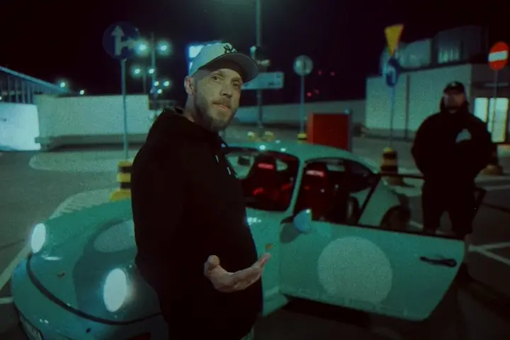 Shellerini w klipie do utworu Rajzefiber