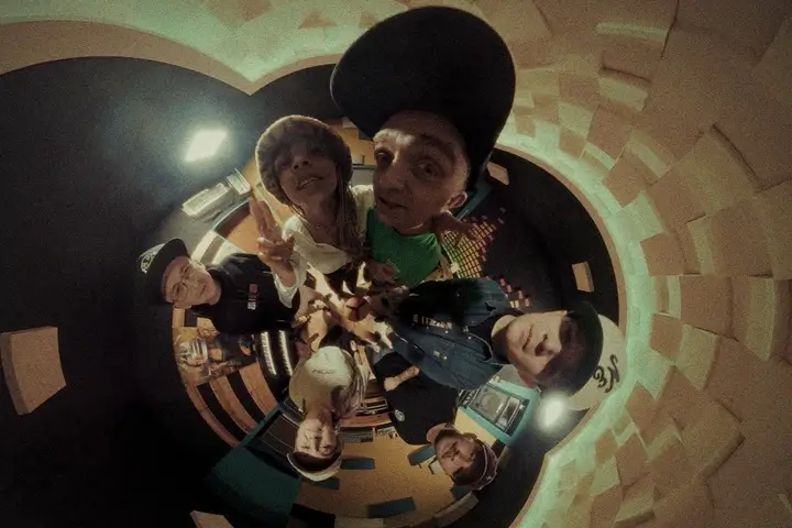 Łysonżi, Proceente, WCK, Ewa Ekwa w klipie do utworu "Nie przeciągam struny" z albumu ALOHA OPUS MAGNUM VOL.3