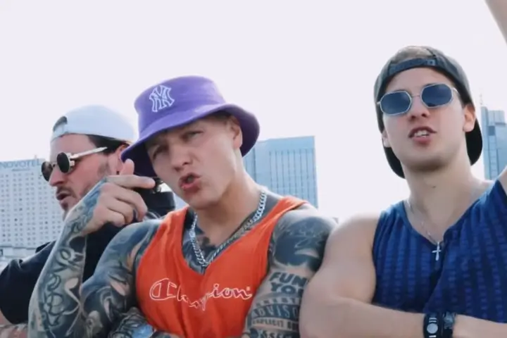 Tobik i Młody Qros gośćmi w kolejnym singlu z albumu Plako Wajbera "CLICK PLAKK"