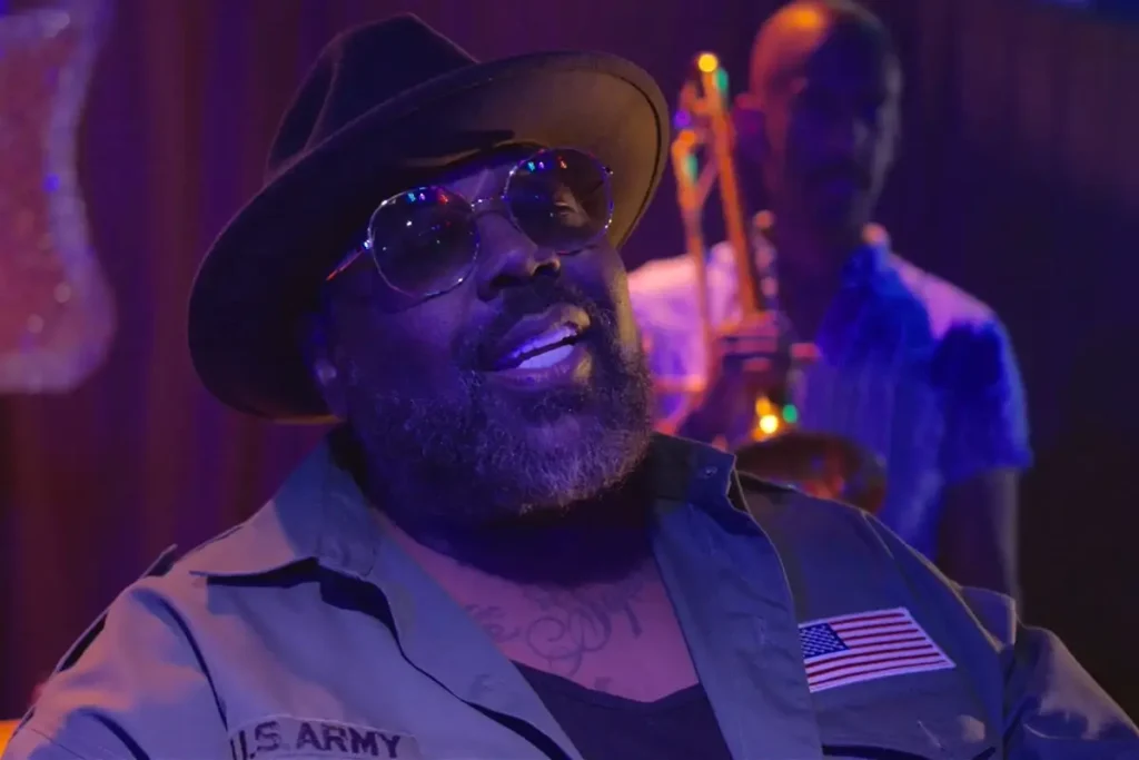 8Ball w klipie do utworu Dumb promującym album pt. "Verses From the Book of Premro Chapter One".