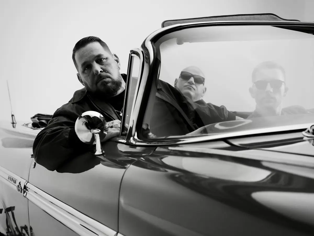 Delinquent Habits singlem Ritmo zapowiadają album El Ritmo.