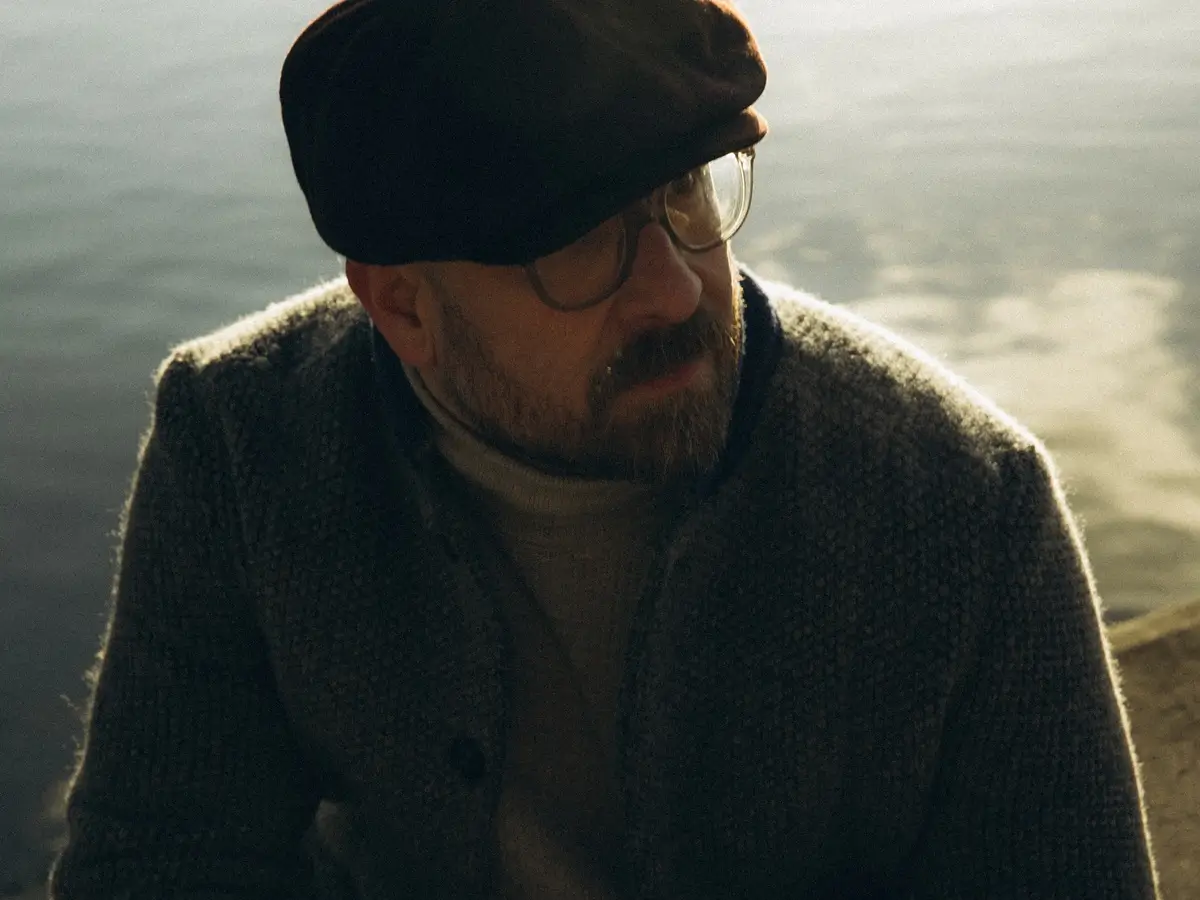 Kazaniecki prezentuje solowy singiel pt. Prawdopodobnie