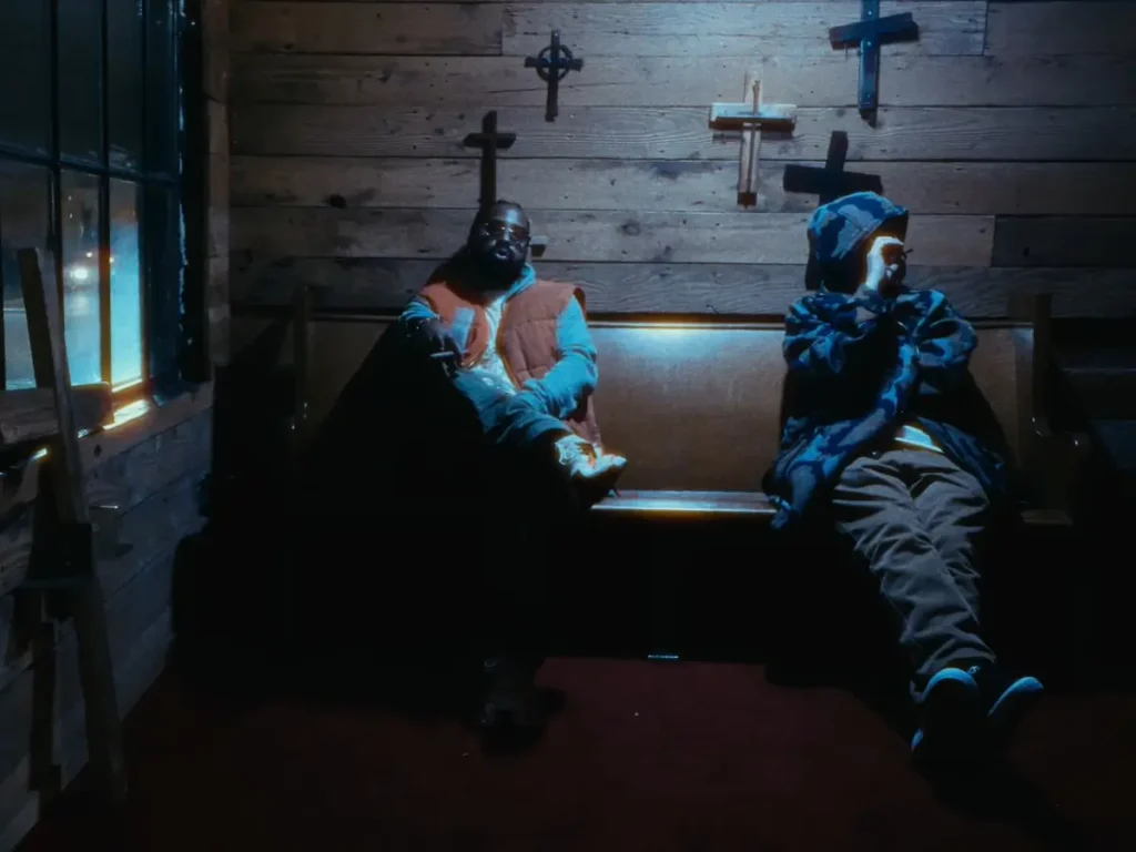 The Alchemist i Roc Marciano w klipie do utworu pt. "Lord Protect Me" z albumu The Good Book 3.