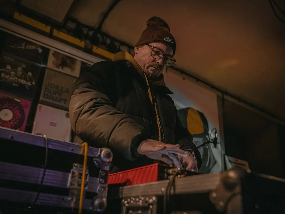 DJ Crox przygotował promomix KOTA W BITACH TOMKA BENTA