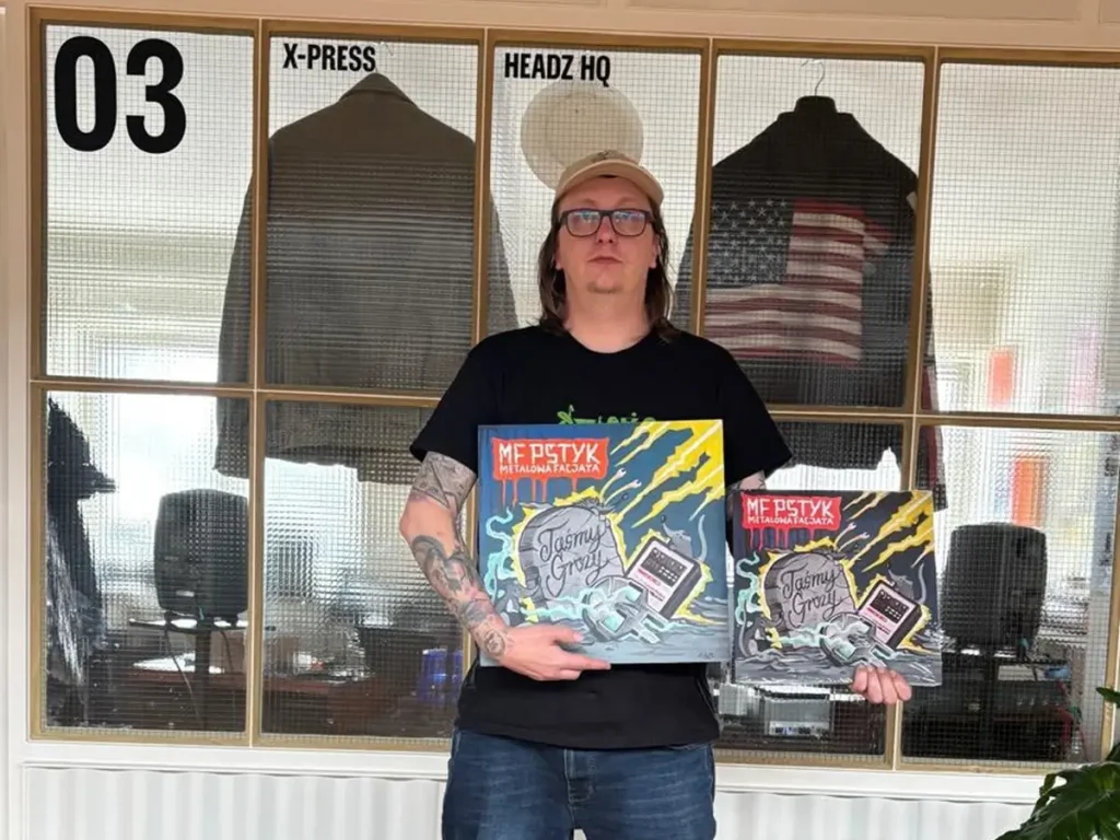 Pstyk zaprasza na swoje urodziny i release party Taśm Grozy