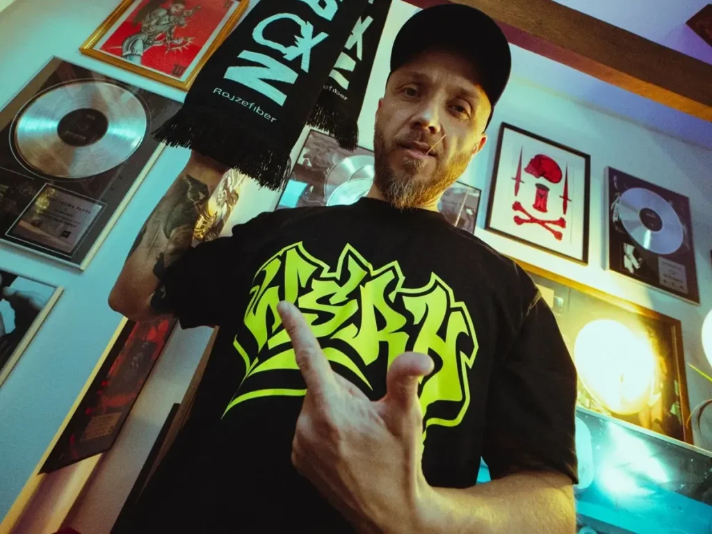 Shellerini prezentuje wraz klipem bonus track pt. Śnieg