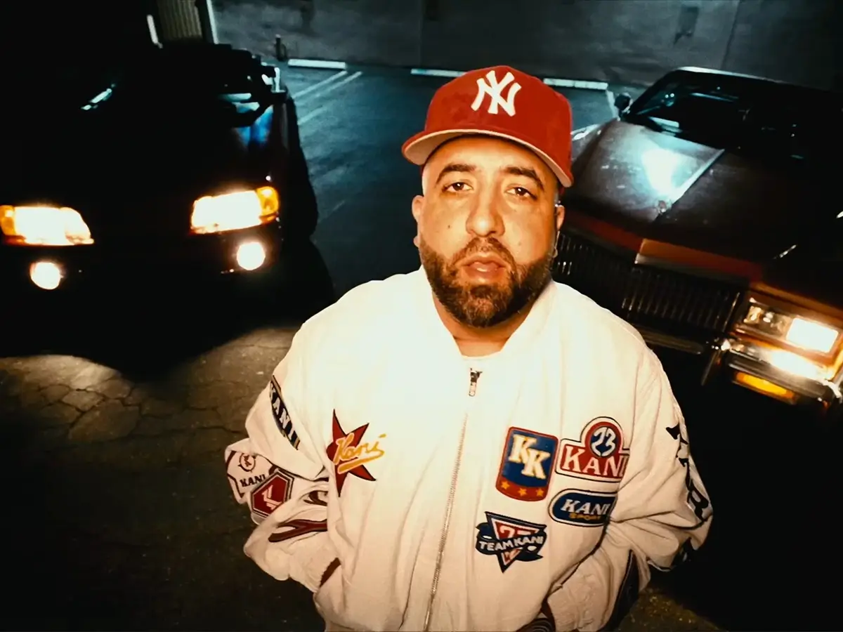 Jay Worthy w klipie do utworu pt. I Can't Relate