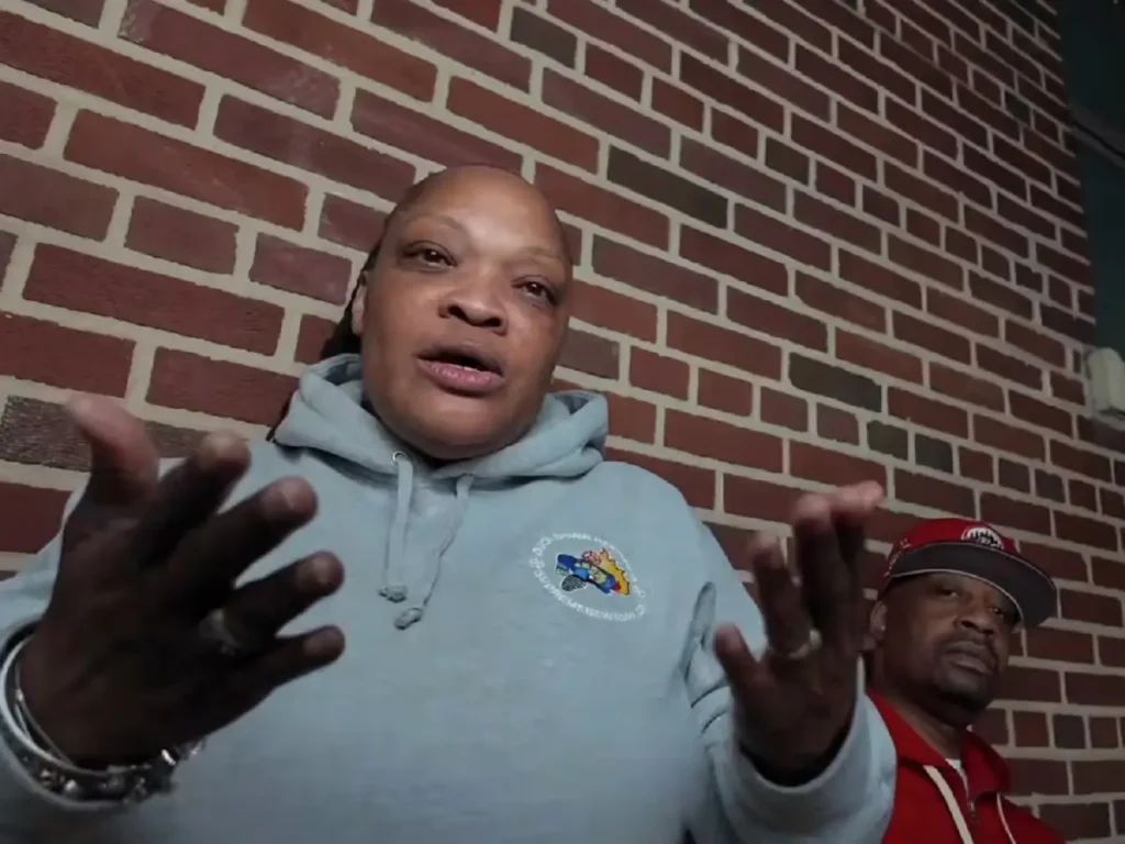 Bernadette Price z kolejnymi klipami z drugiego albumu