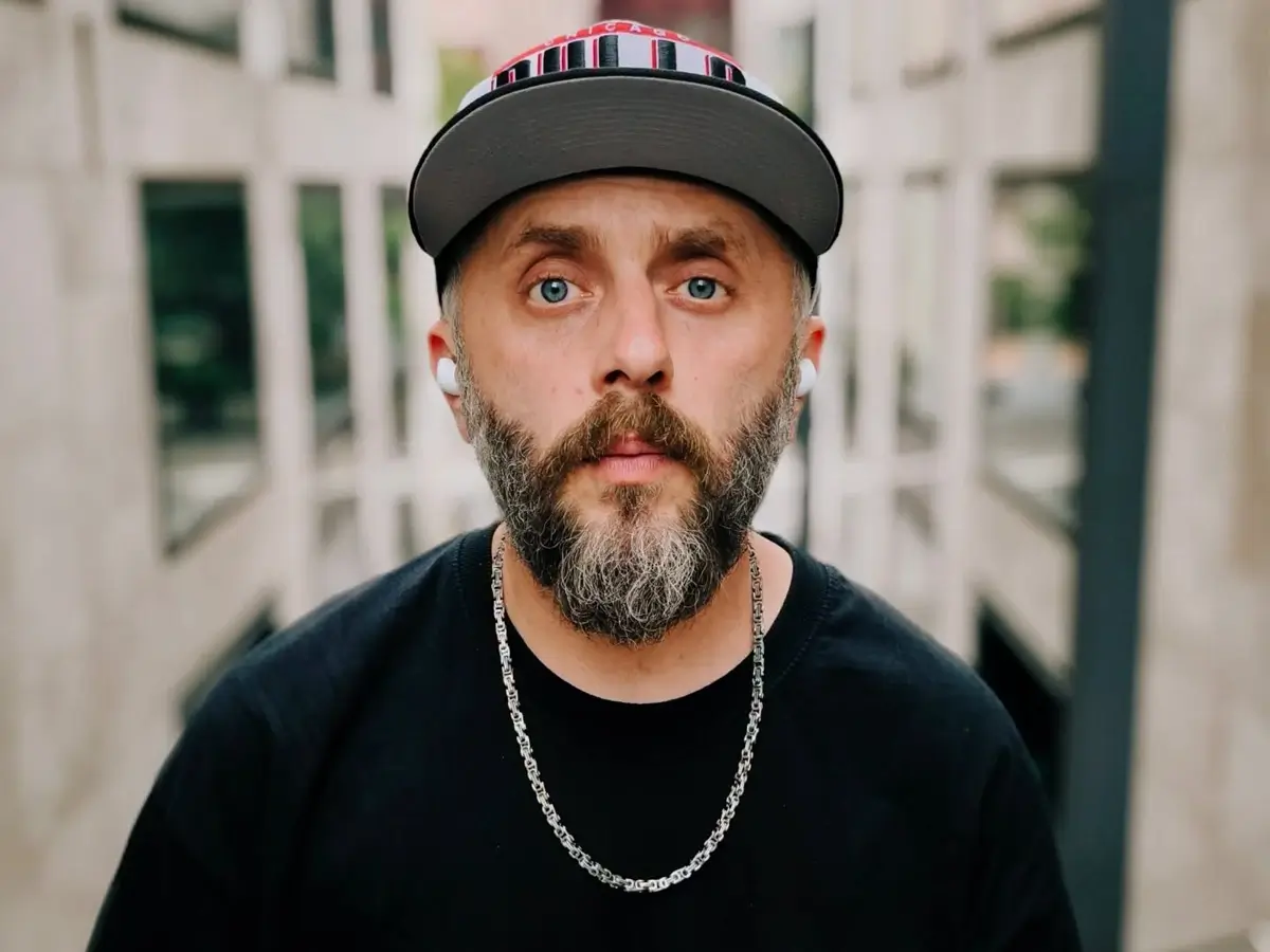 Bartek KOKO prezentuje singiel pt. Fly