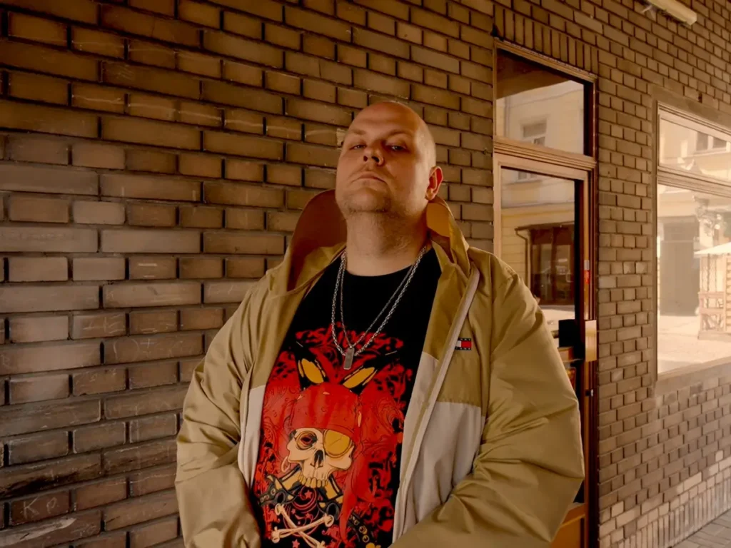 Prykson Fisk singlem Bez lipy zapowiada album pt. Przetrwać i wzrosnąć